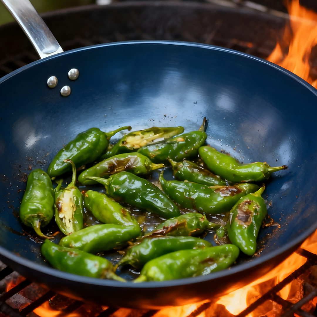 Nitri-Black Carbon Steel Wok / 33cm