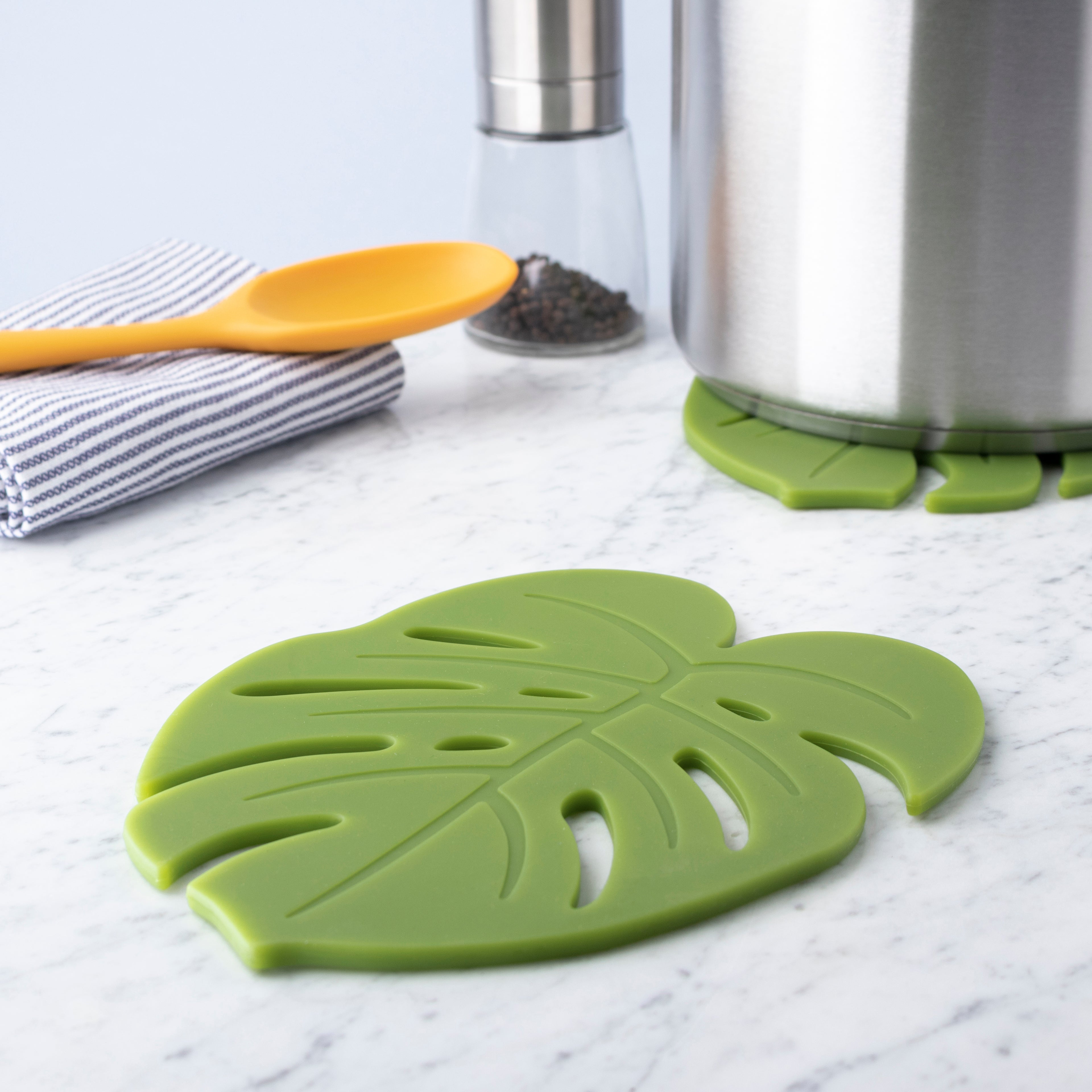 Taylor's Eye Witness - Silicone Monstera Leaf Trivet