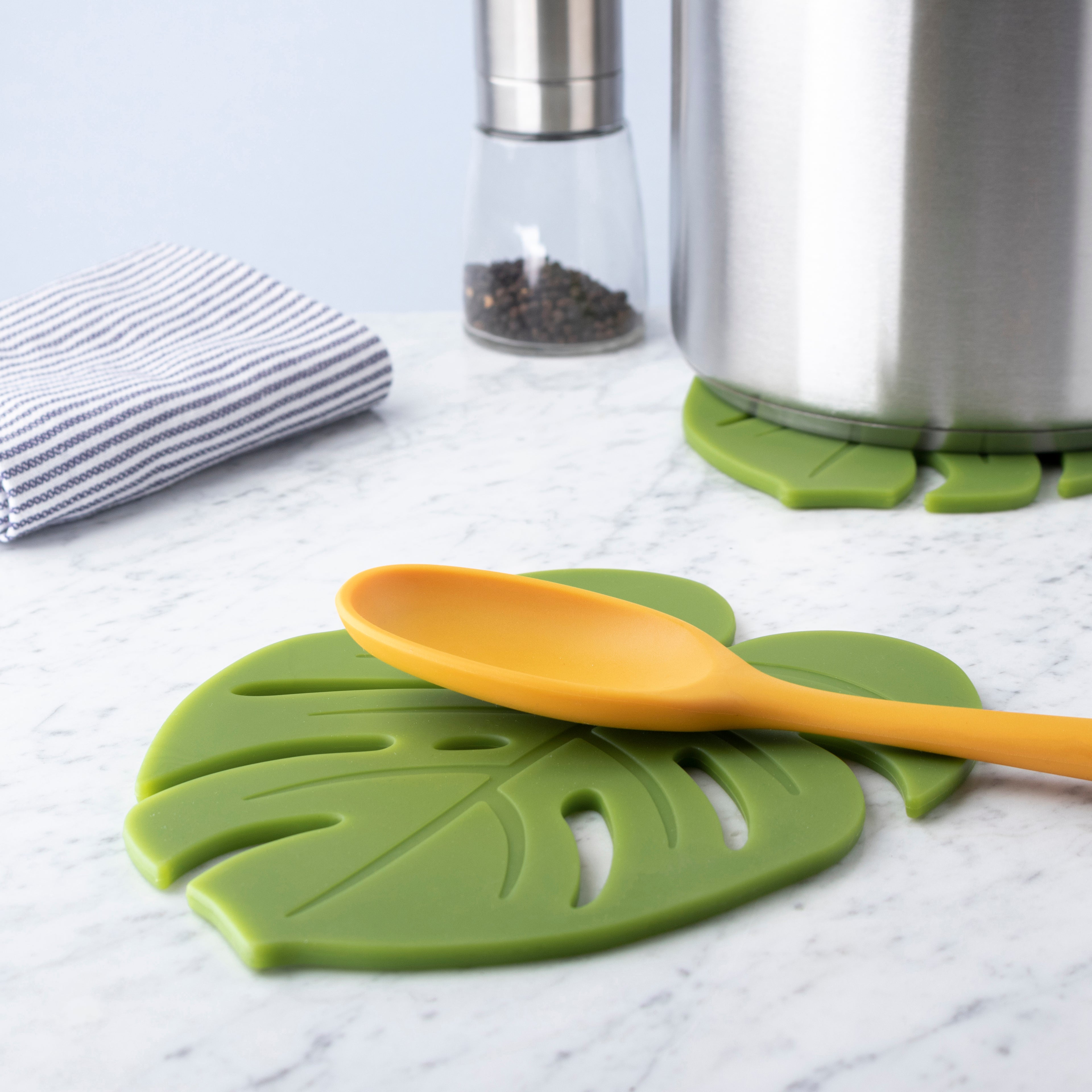 Taylor's Eye Witness - Silicone Monstera Leaf Trivet