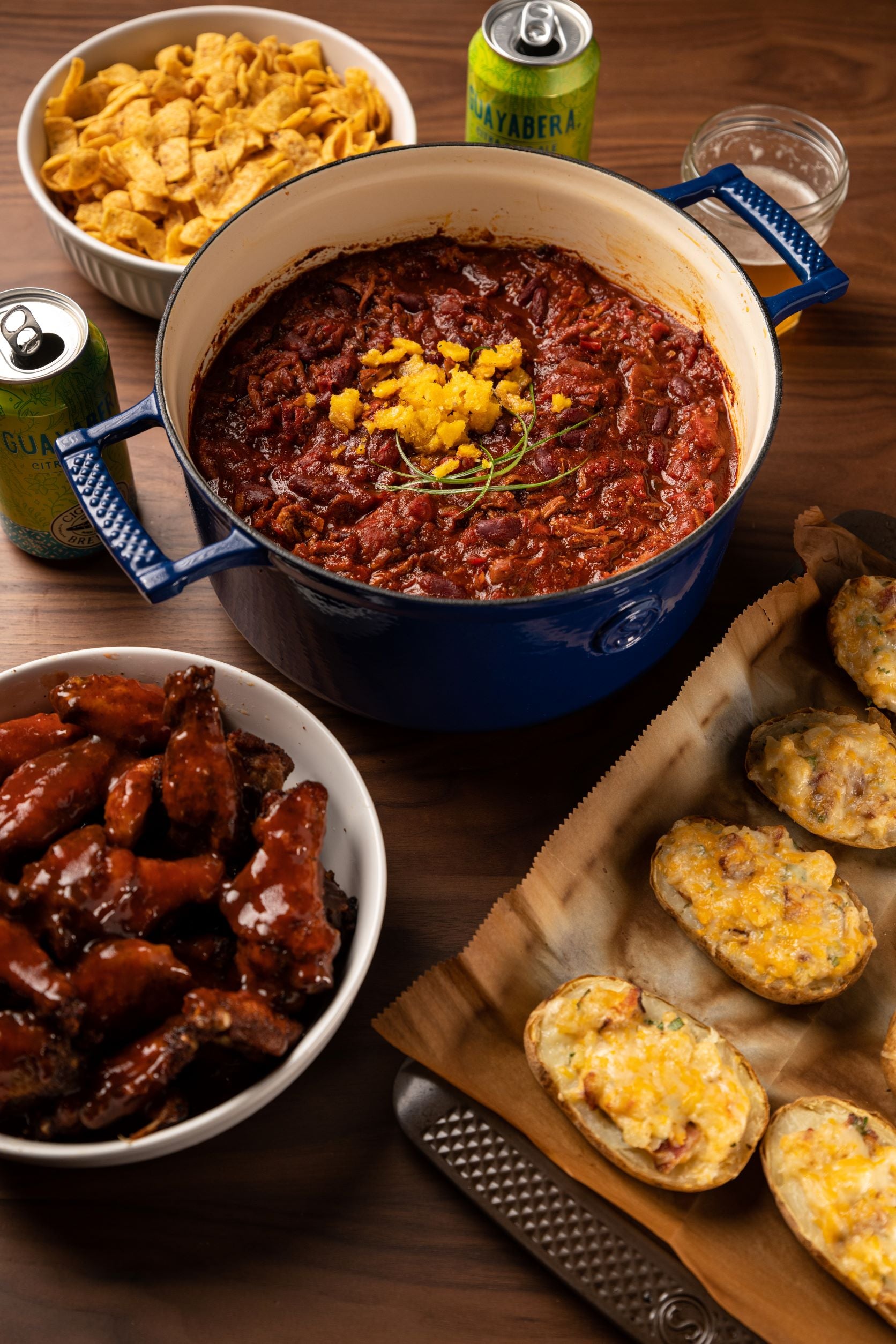 Saveur Selects Enamelled Cast Iron Pot with Lid / 25cm