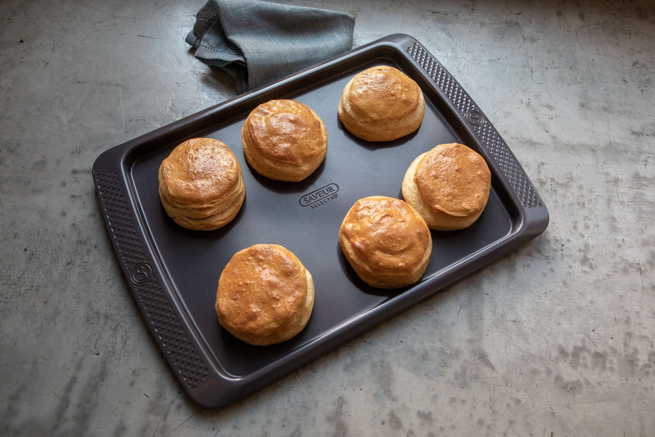 Saveur Selects Rimmed Baking Tray / 9"x 13"