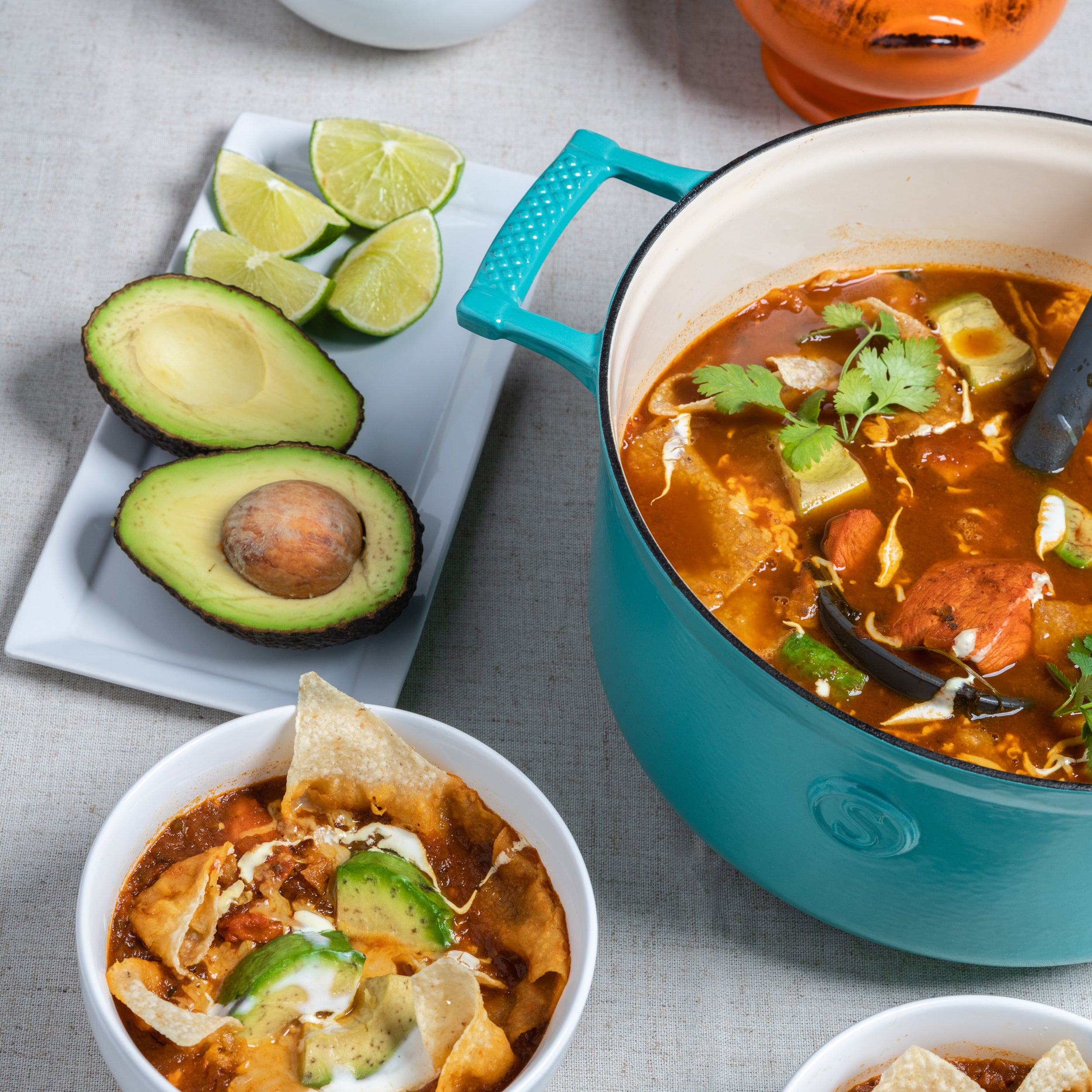 Saveur Selects Enamelled Cast Iron Pot with Lid / 25cm