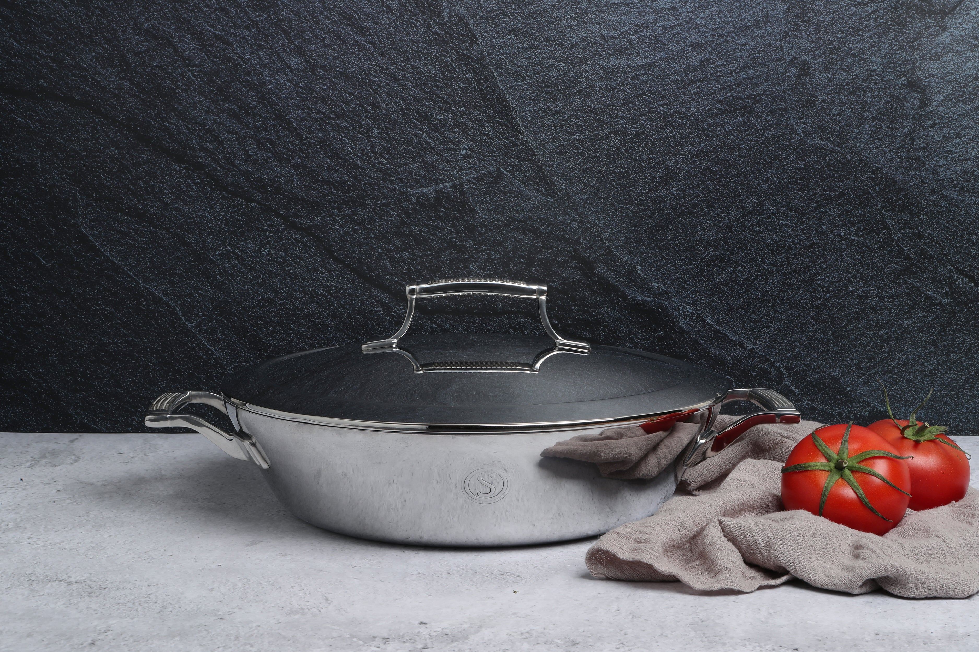 Saveur Selects Voyage Series Tri-ply Non-stick Everyday pan with Lid - 30cm