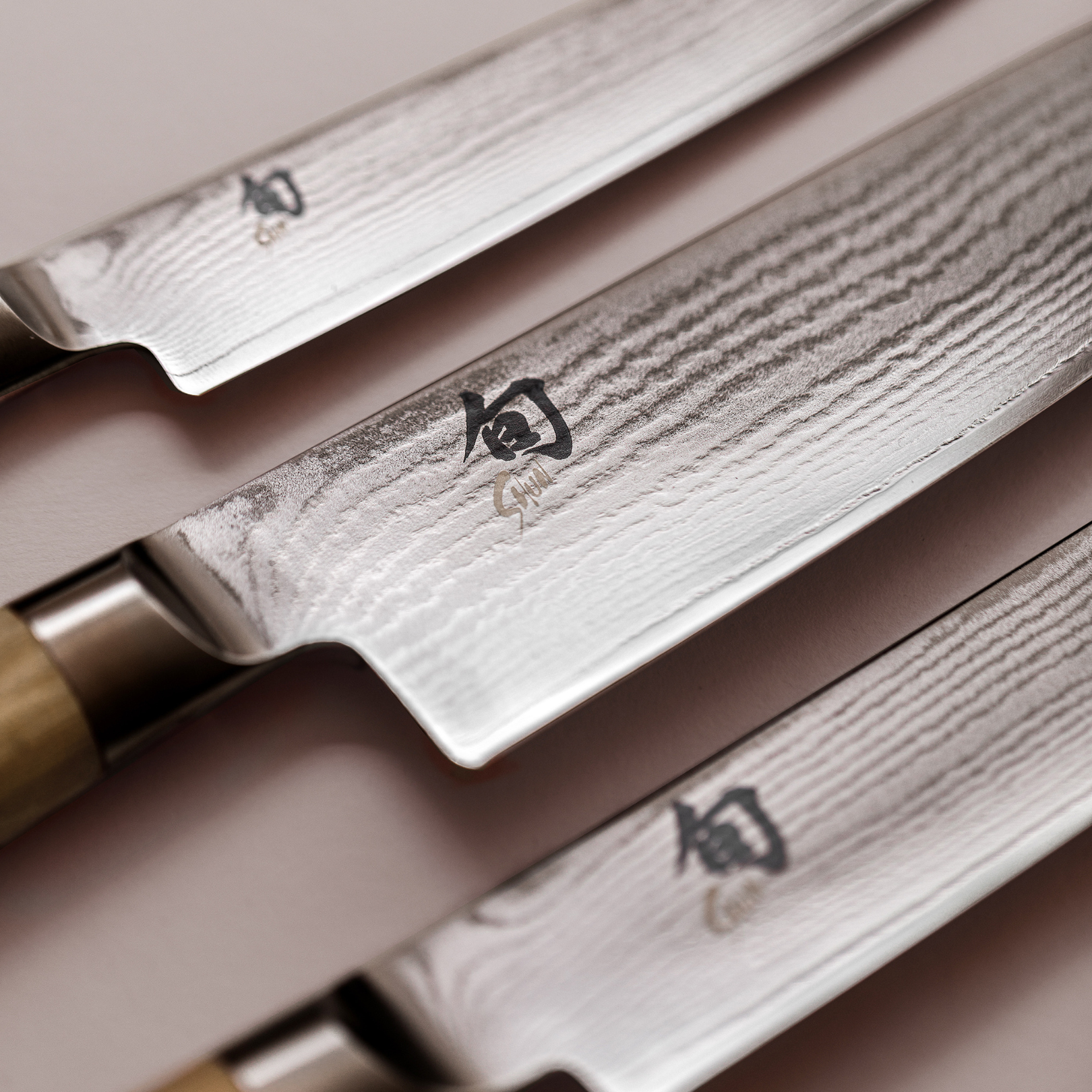 SHUN Classic Santoku Knife (18cm) - White