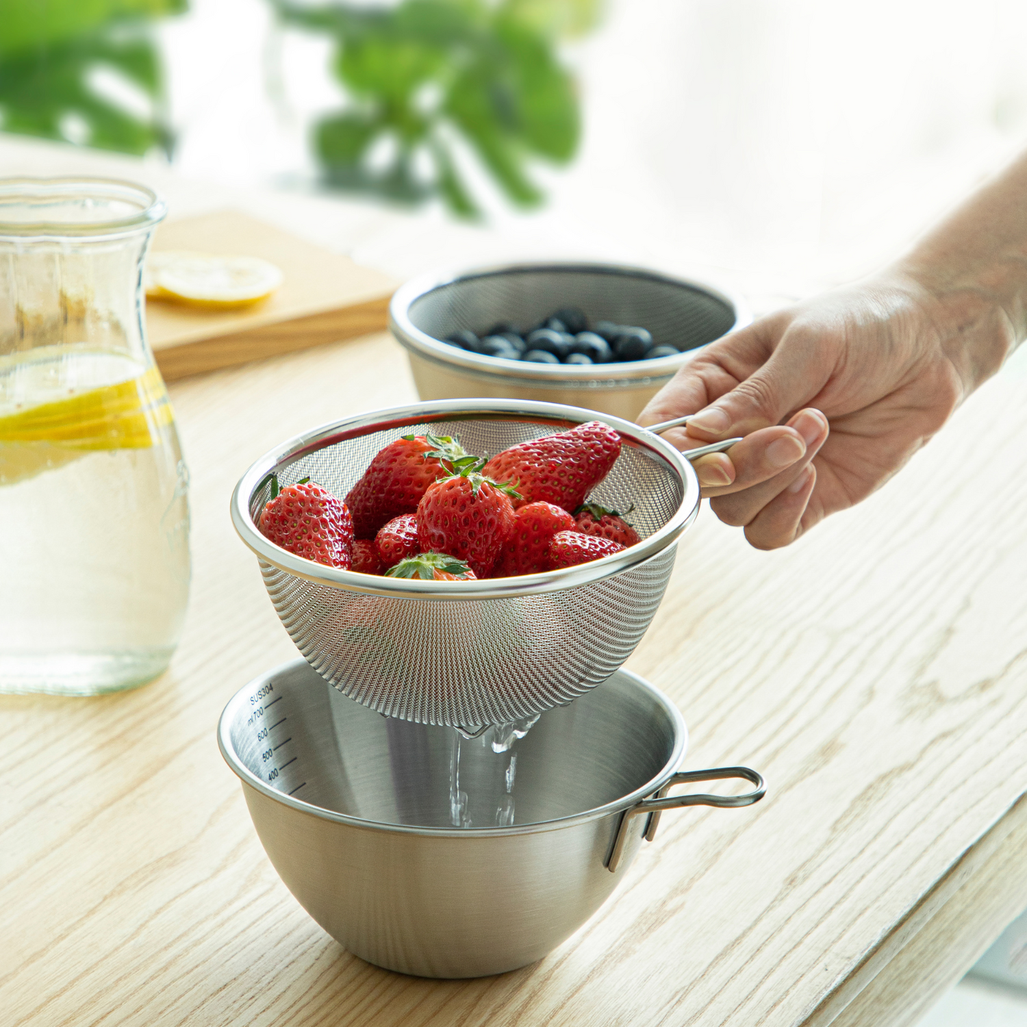 Shimoyama Mixing Bowl and Nesting Mesh Sieve / 2 Piece Set