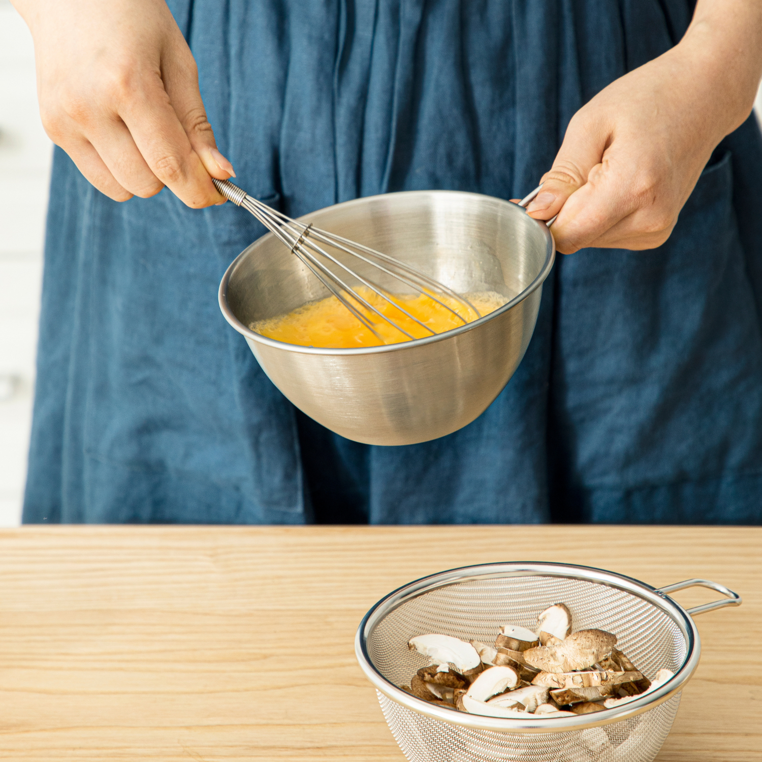 Shimoyama Mixing Bowl and Nesting Mesh Sieve / 2 Piece Set
