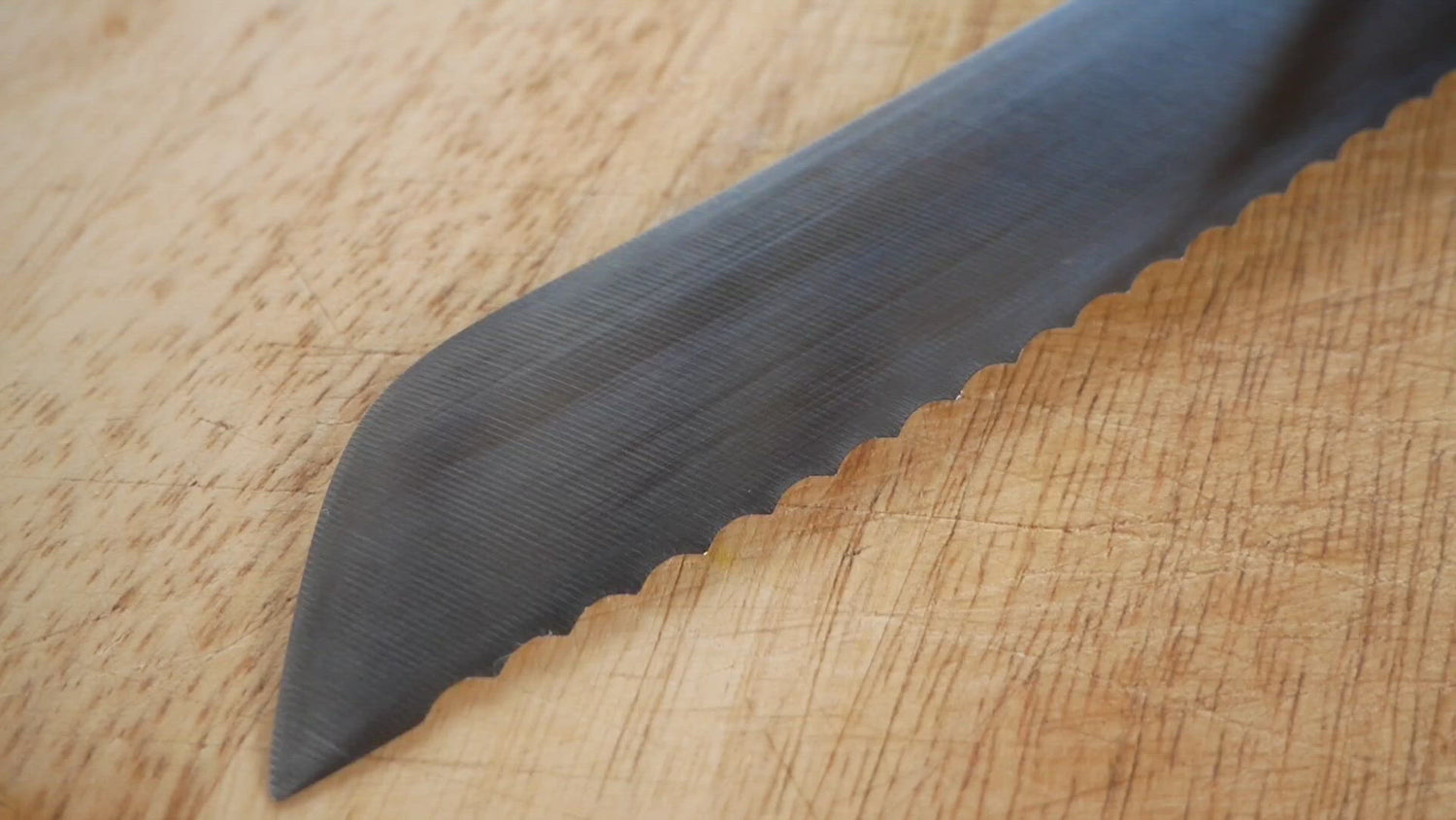 SNF Avant Bread Knife - 8"