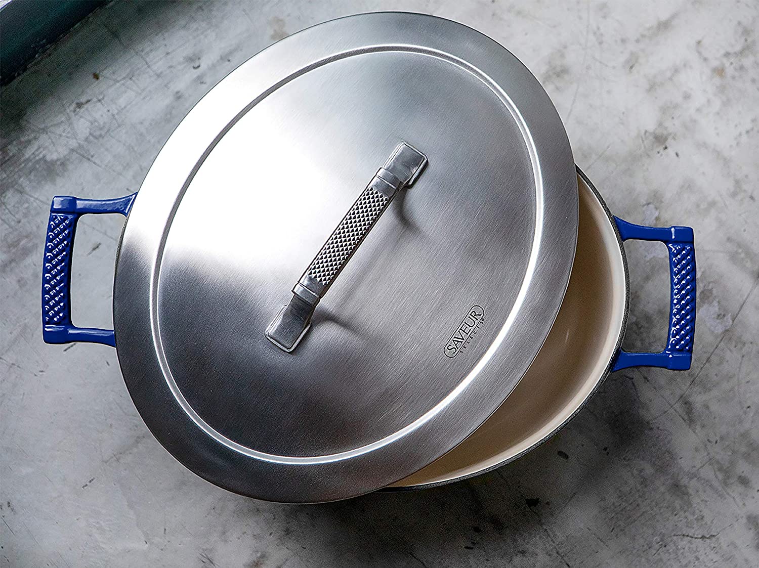 Saveur Selects Voyage Series Enamelled Cast Iron Oval Roaster with Double Walled Insulating Lid - 30cm