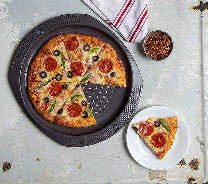 Saveur Selects Pizza Pan / 12"