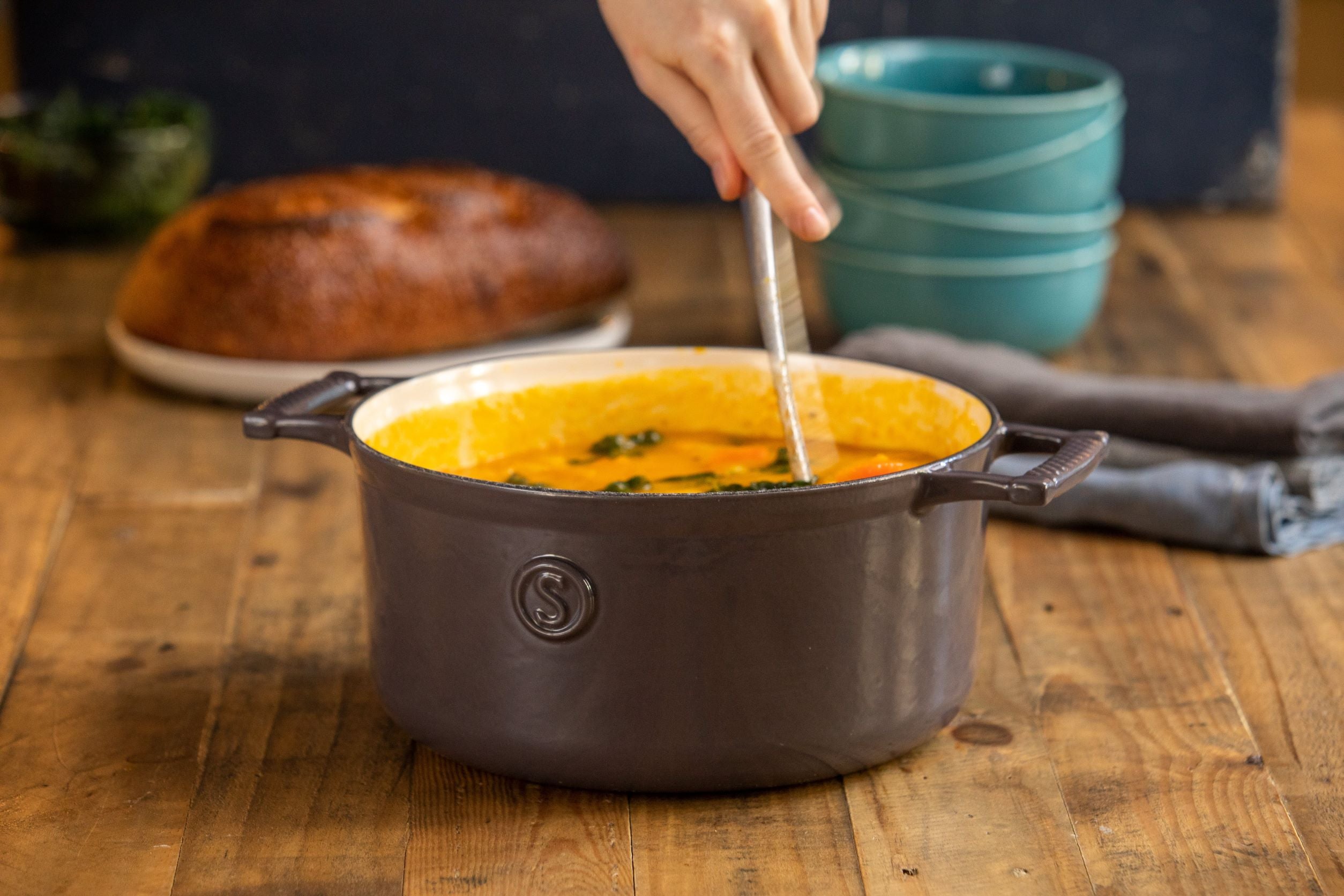 Saveur Selects Voyage Series Enamelled Cast Iron Casserole with Double Walled Insulating Lid - 25cm