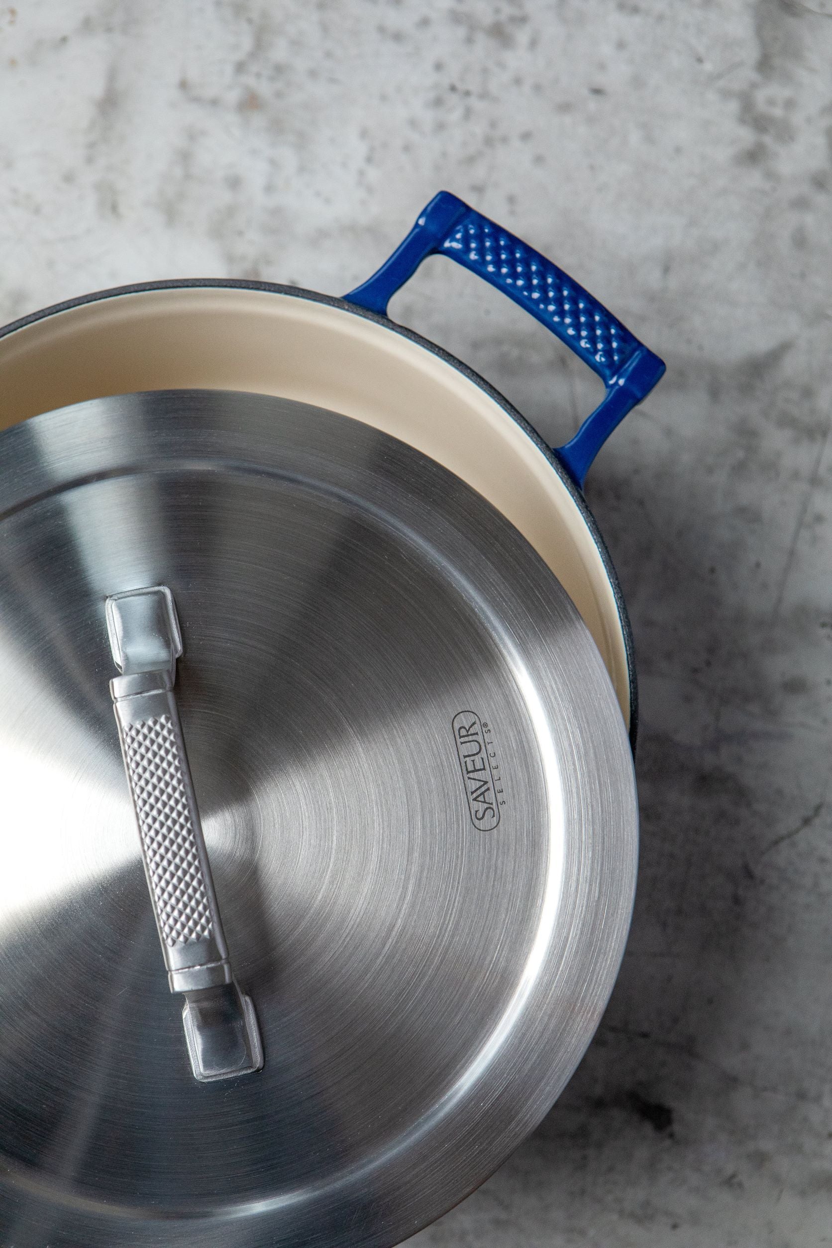 Saveur Selects Voyage Series Enamelled Cast Iron Casserole with Double Walled Insulating Lid - 25cm
