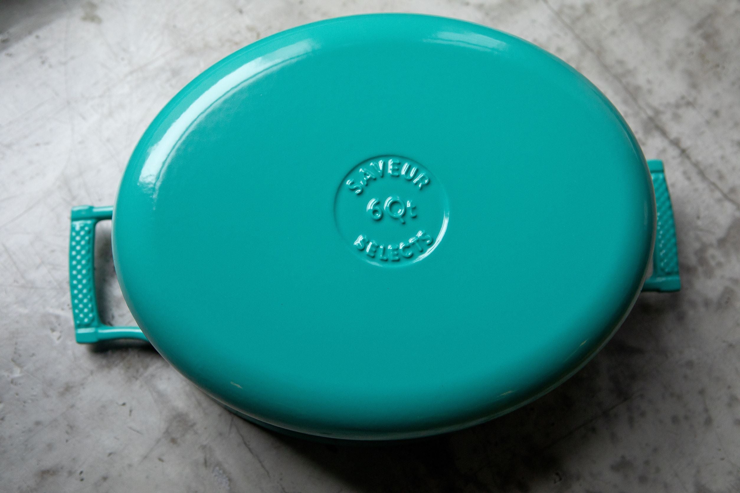 Saveur Selects Voyage Series Enamelled Cast Iron Oval Roaster with Double Walled Insulating Lid - 30cm