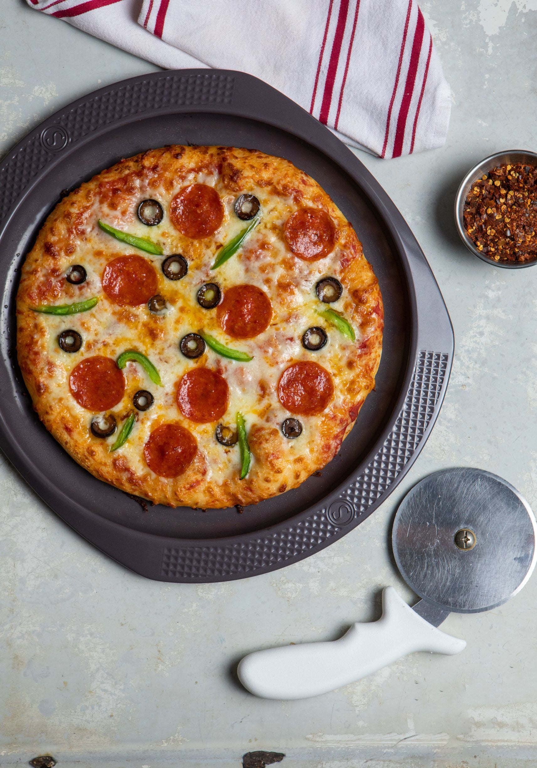 Artisan Series Non-stick 12" Pizza Pan