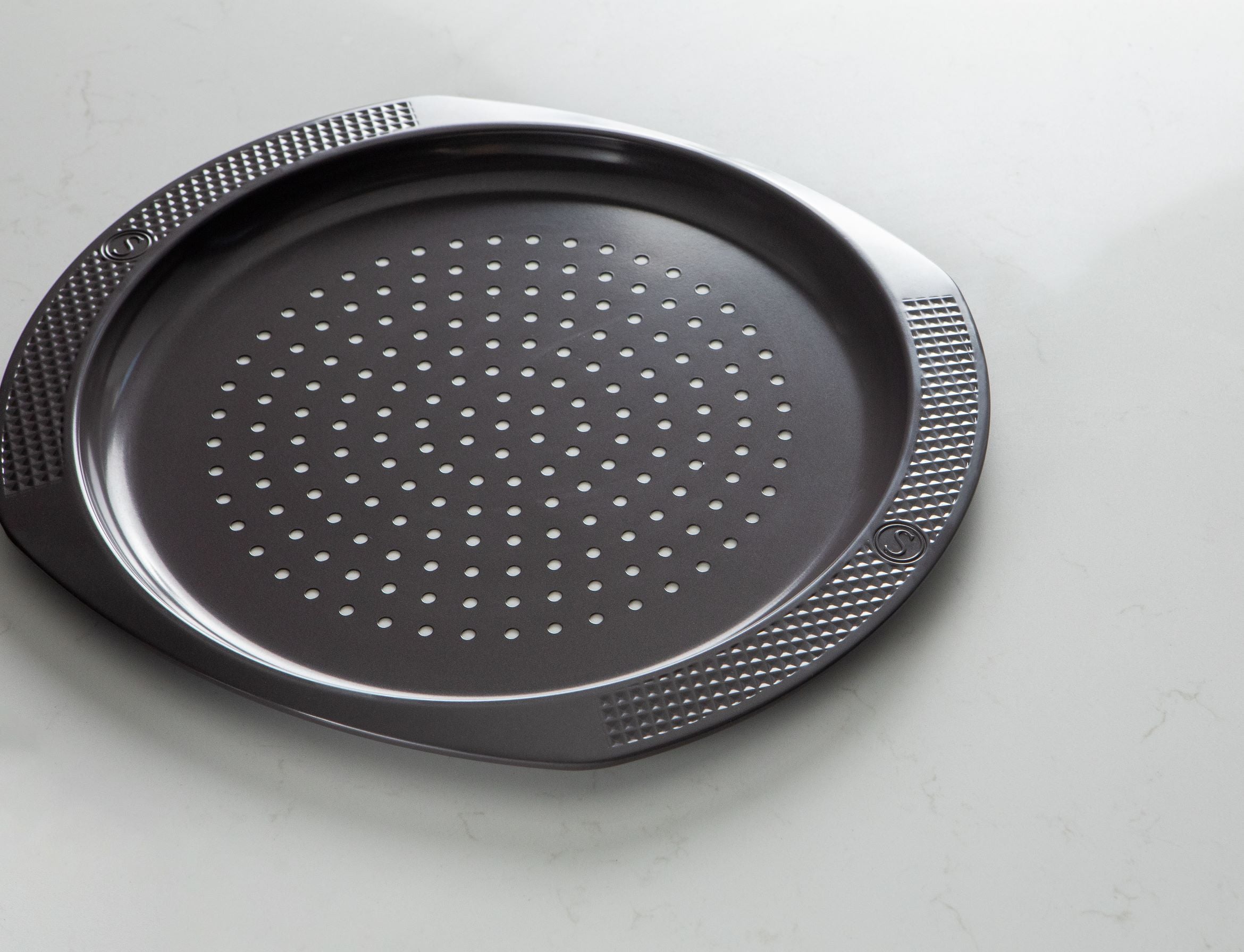 Artisan Series Non-stick 12" Pizza Pan