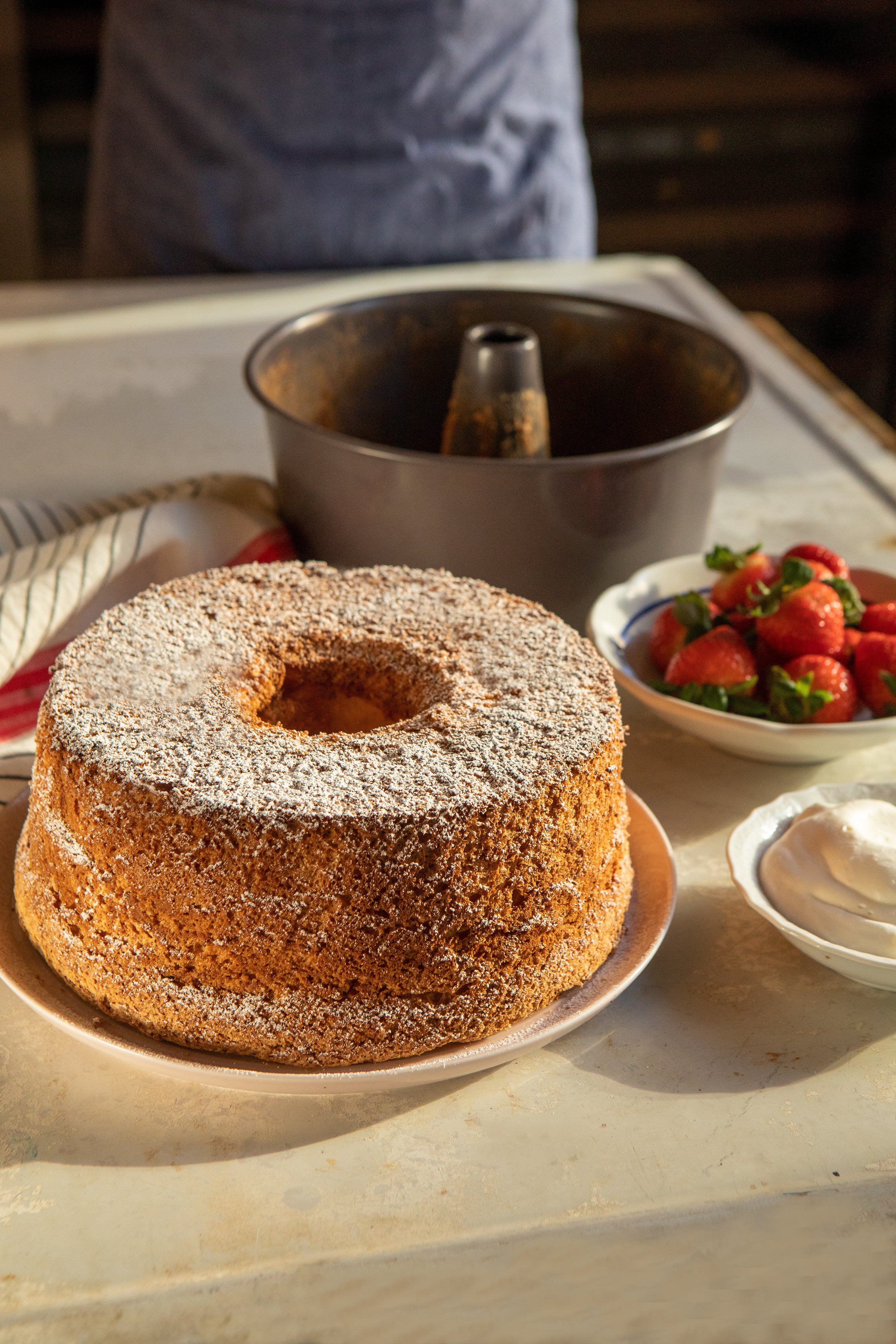 Artisan Series 10-Inch Non-stick Angel Food Cake Pan